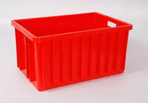 Pojemnik transportowy skrzynka plastikowa pełna EURO 300 CZERWONA TRART